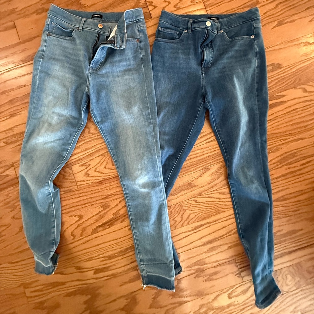 Express Pair of Skinny Highwaisted 4 Way Stretch Size 8